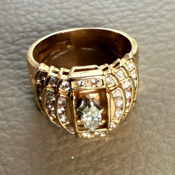 Elegant Gold and Silver Women's Ring